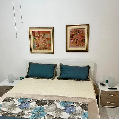 Nunziatina House *